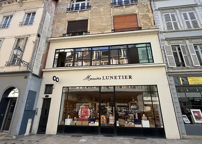 Le Roma Au Coeur Du Bouchon *